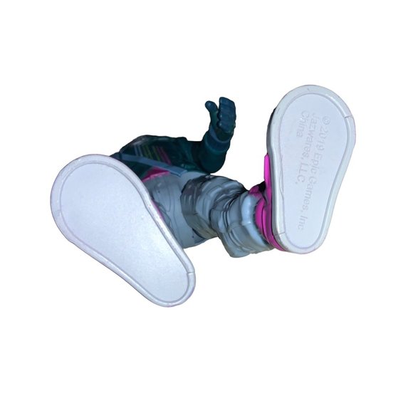 Fortnite DJ Yonder Victory Series Action Figure - Picture 11 of 13